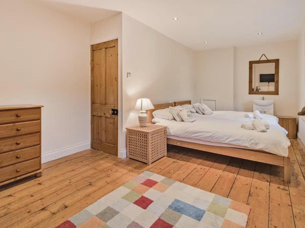 Clotted Cream Cottage: Countryside Calm: Close To Beach: Dartmouth: Devon Vakantiehuis