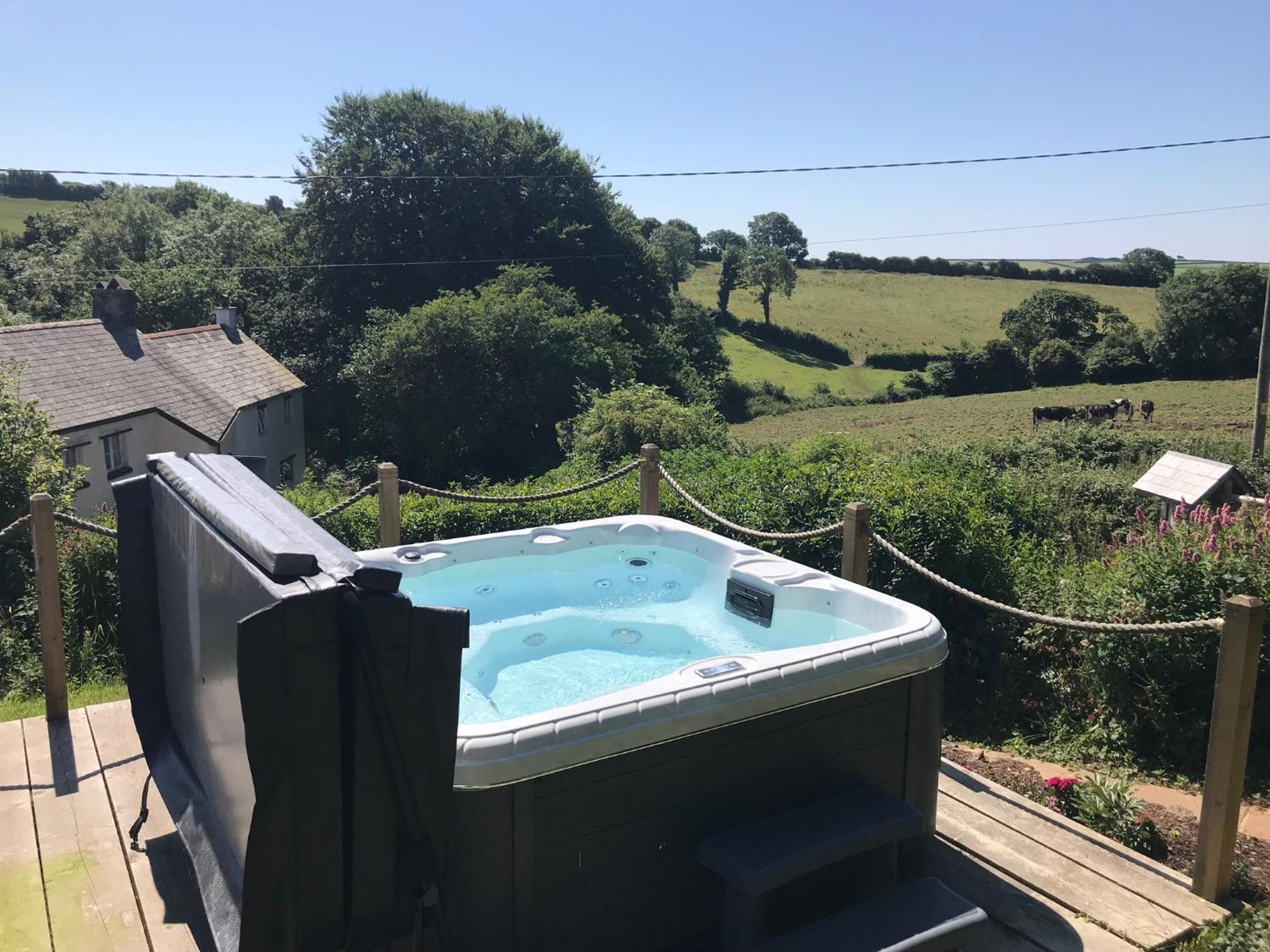 Clotted Cream Cottage: Countryside Calm: Close To Beach: Dartmouth: Devon Holiday home *