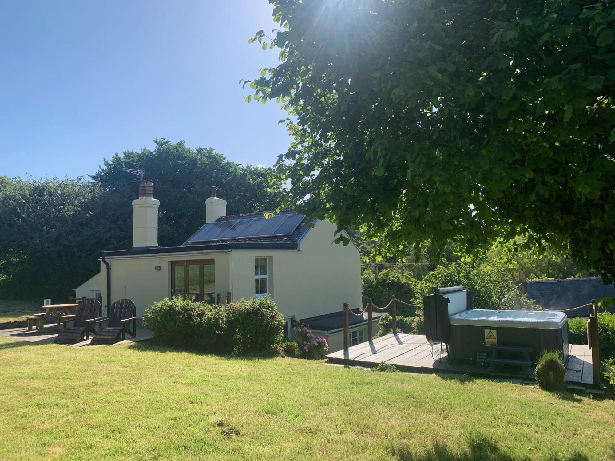 Holiday home Clotted Cream Cottage: Countryside Calm: Close To Beach: Dartmouth: Devon Dartmouth