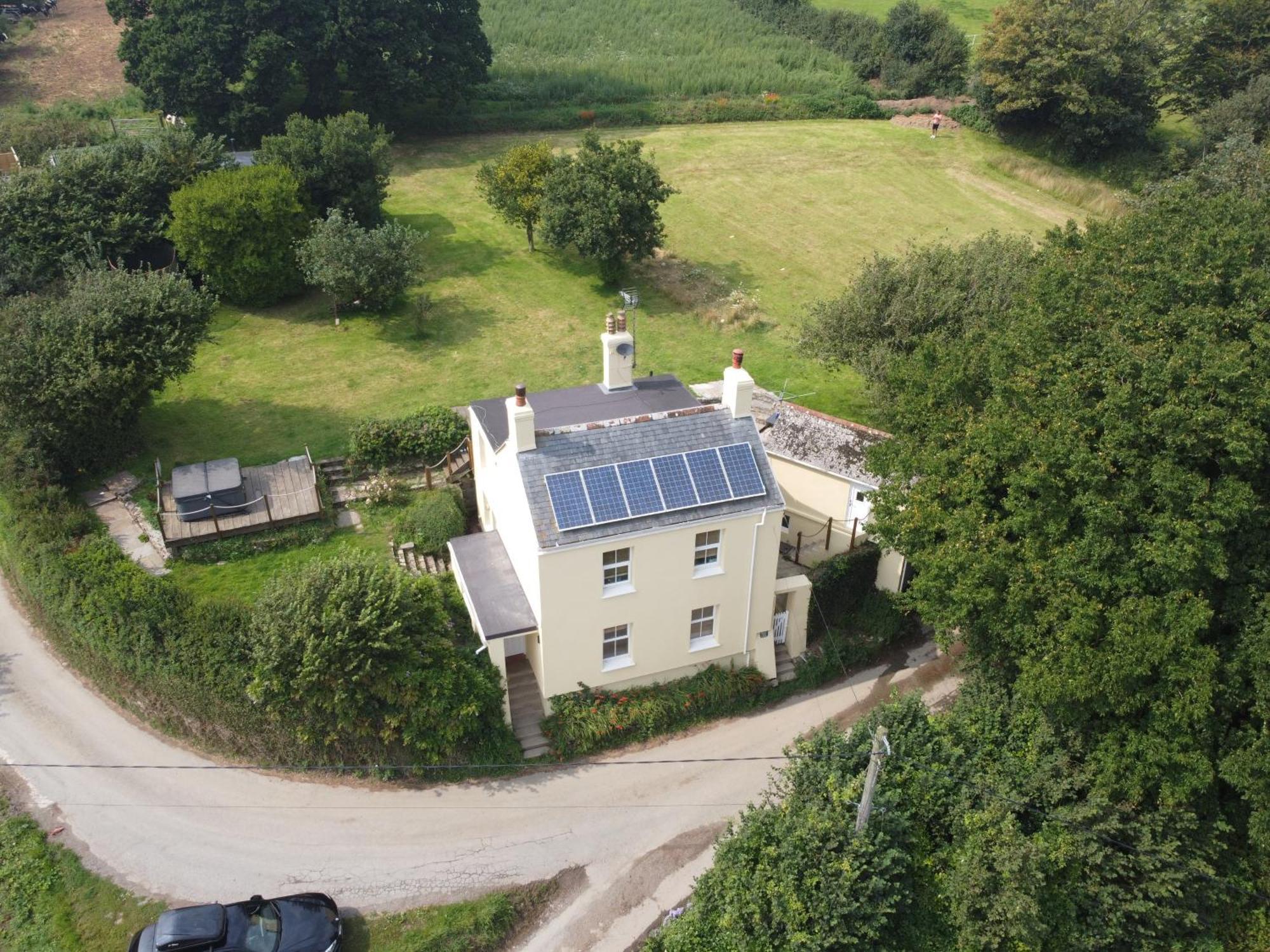 Clotted Cream Cottage: Countryside Calm: Close To Beach: Dartmouth: Devon Holiday home