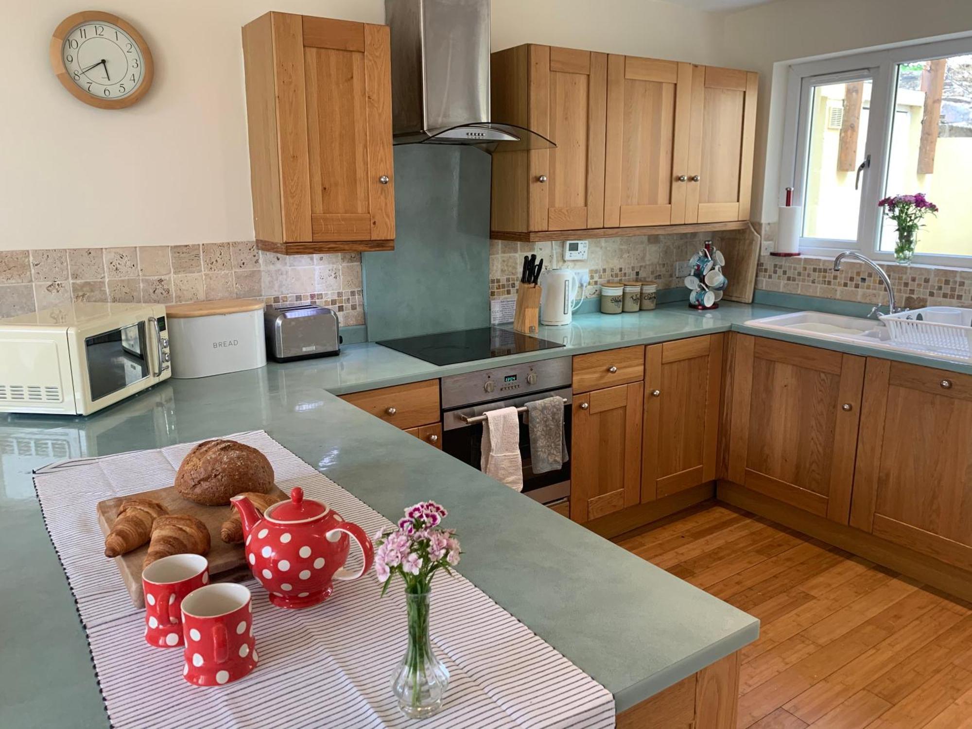 Clotted Cream Cottage: Countryside Calm: Close To Beach: Dartmouth: Devon *