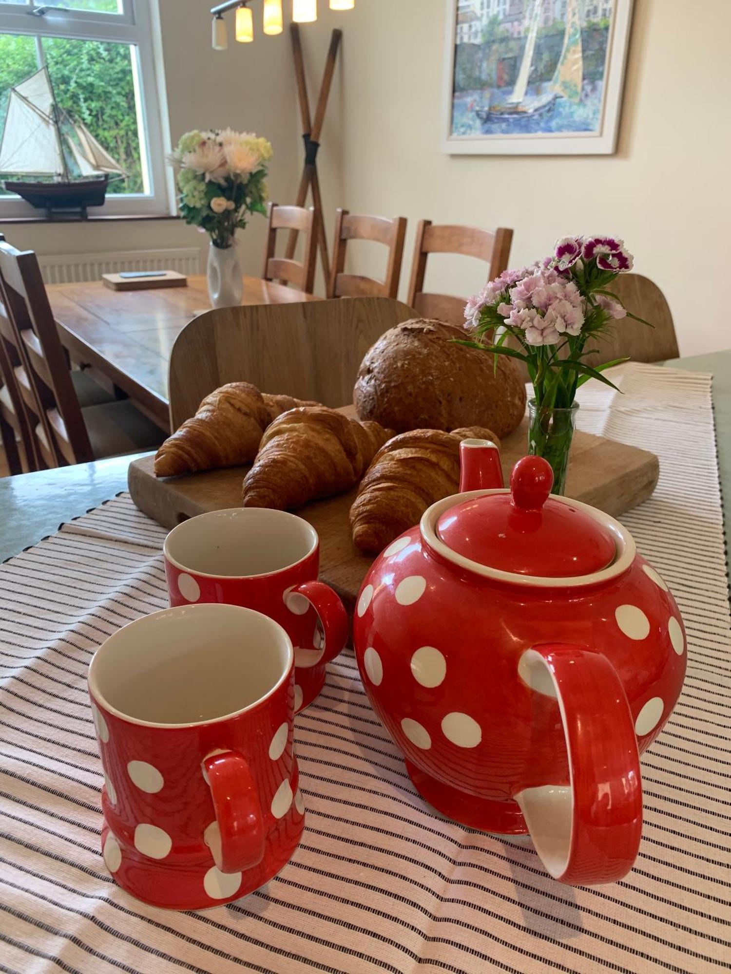 Clotted Cream Cottage: Countryside Calm: Close To Beach: Dartmouth: Devon Holiday home *